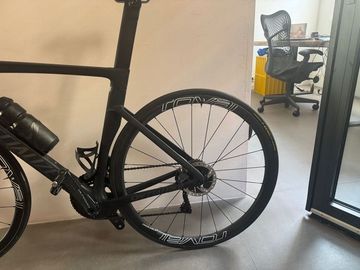 Używany Roval CLX 32 700c Wheel 2019 bike — zdjęcie 4 z 4