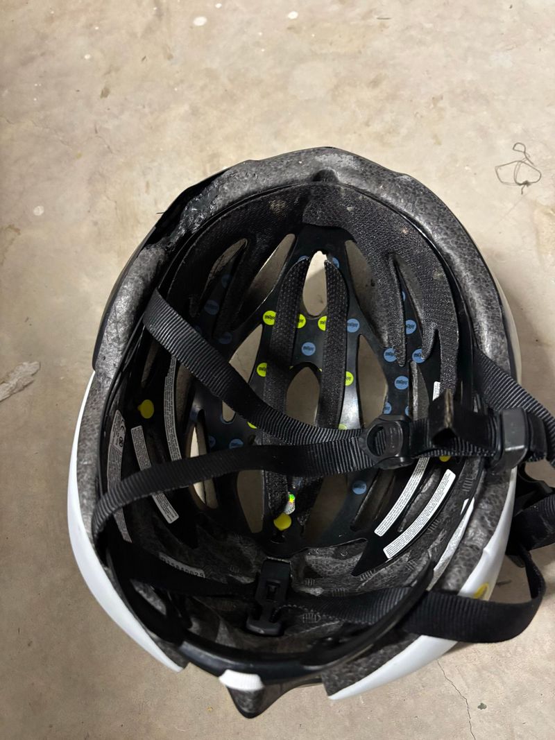 Brugt Giro Savant MIPS Helmet M bike — billede 3 af 4
