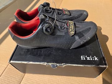 Used Fizik R4B Boa System Size 45 Cycling Shoes