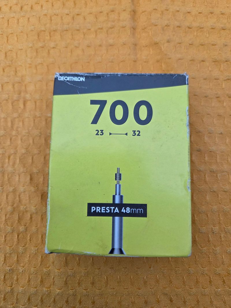 Used BTWIN 700x23-32 Tube Tyres & Tubes