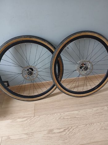 Nakamura, Paire de roues gravel