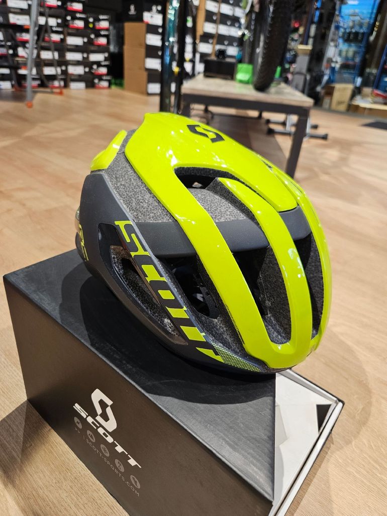 Used Scott Centric Plus Helmet 2024 bike — image 1 of 3