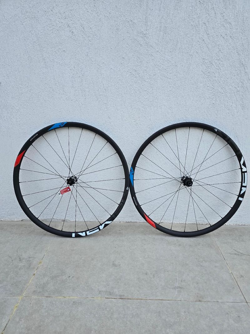 Gebrauchtes Newmen évolution SL R 25 Wheels