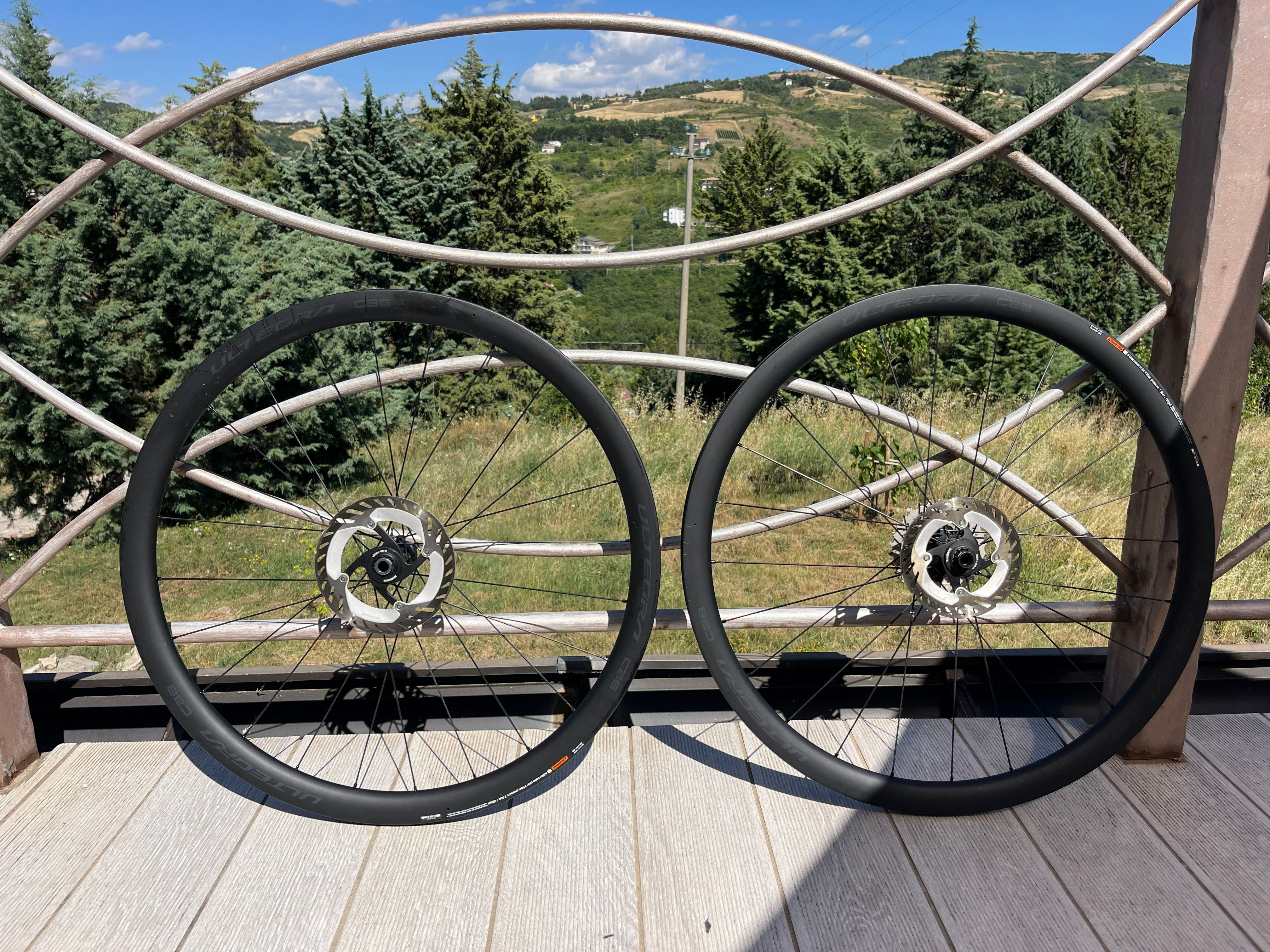 Shimano Ultegra R8170 C36 Tubeless CL Disc Wheelset | buycycle
