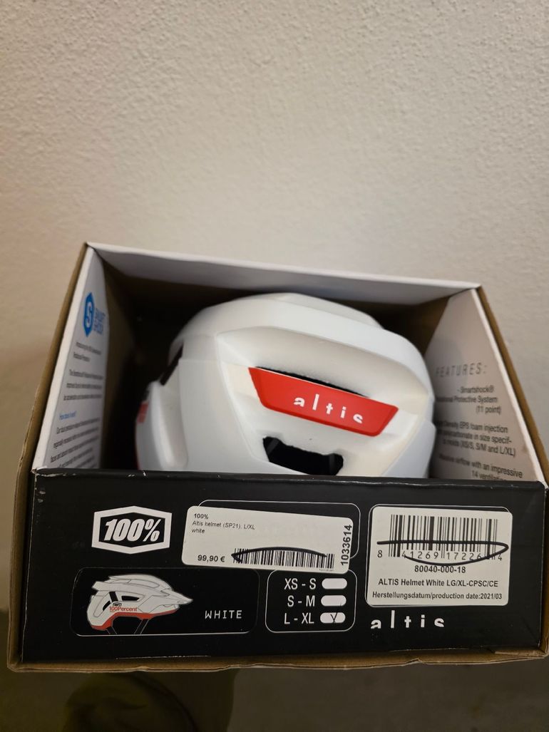 Used 100% Bike Helmet bike — image 3 of 7