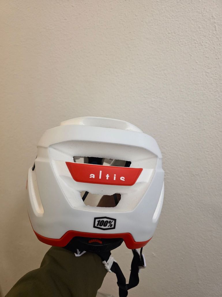 Used 100% Bike Helmet bike — image 4 of 7