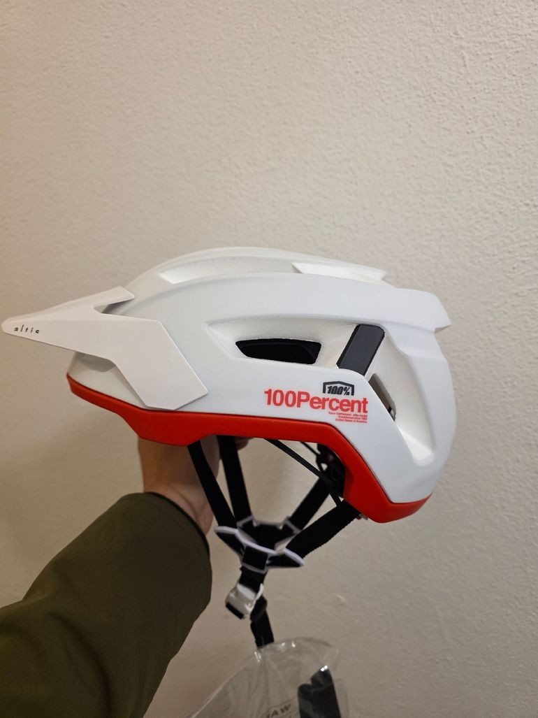 Used 100% Bike Helmet bike — image 5 of 7