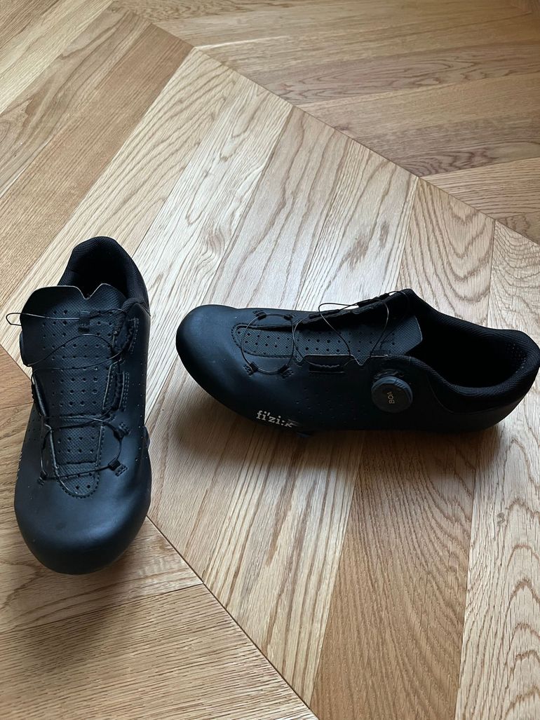 Used Fizik Vento 2025 bike — image 2 of 4
