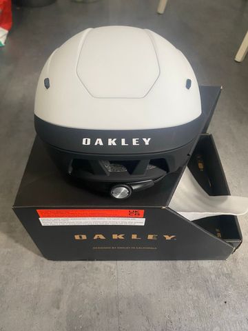 Brugt Oakley Velo Mach Helmet 2026 bike — billede 8 af 8