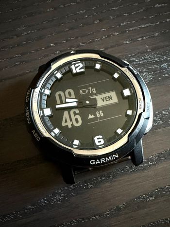 Garmin, Instinct Crossover