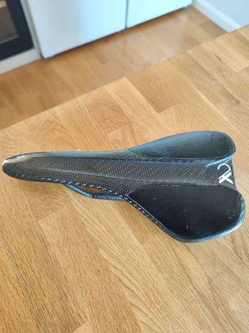 Ax-Lightness, Ax Lightness Leaf saddle 94g