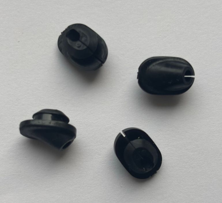 Used Shimano Di2 SM-GM01 Rubber Grommet EW-SD50 (4 pcs) bike — image 2 of 6