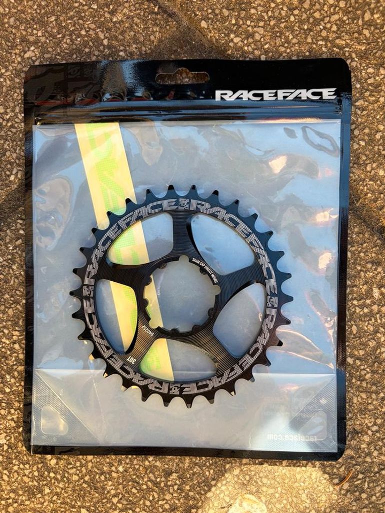 Used Race Face 30T Cinch 2017 bike — image 1 of 2