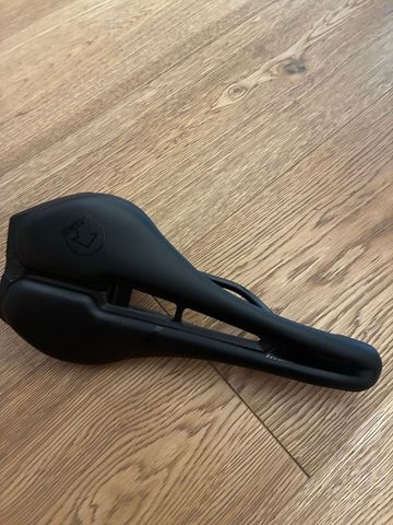 Tweedehands Shimano Sella 2023 bike — afbeelding 2 van 5