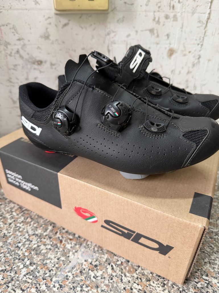 Used Sidi Genius 10 2024 bike — image 6 of 10