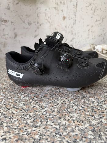 Used Sidi Genius 10 2024 bike — image 8 of 10