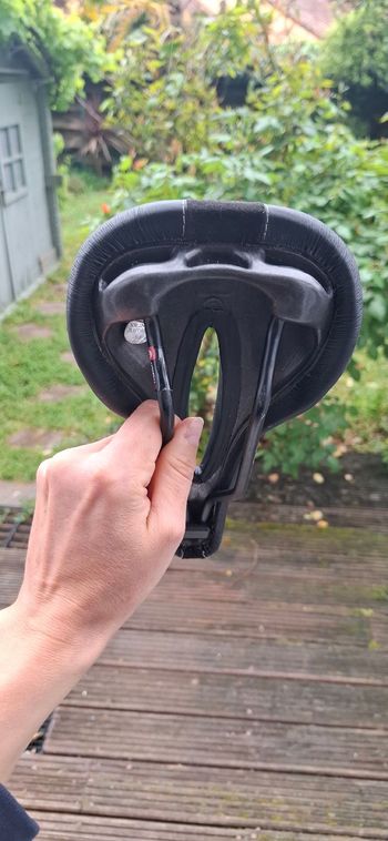 Used Selle Italia Femme GelFlow Lady 2025 bike — image 4 of 4