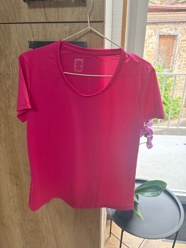 Used Decathlon T-shirt de sport rose Taille S bike — image 1 of 3