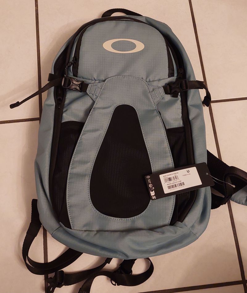 Used Oakley Skeeter Traverse Hydra Bag Cycling Accessories
