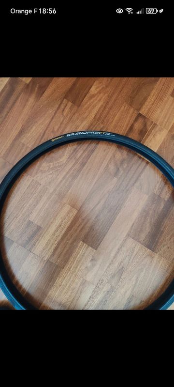 Käytetty Continental Grand Prix 25mm Tyres & Tubes