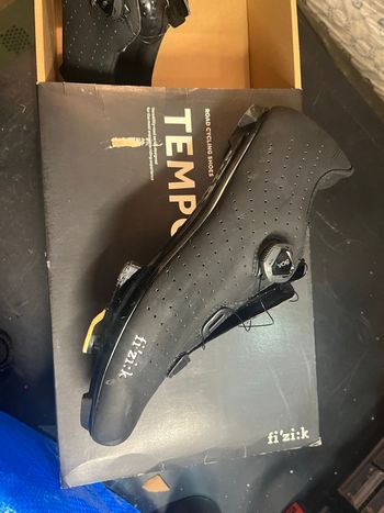 Used Fizik Tempo over curve R5 nere bike — image 2 of 6