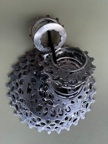 Used Sram Force 11V 11-28 Cassette bike — image 3 of 6