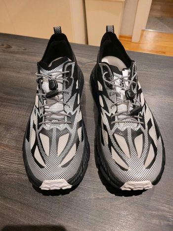 Hoka, One One Sneaker Sportschuhe Laufschuhe Turnschuhe Größe 44 2/3