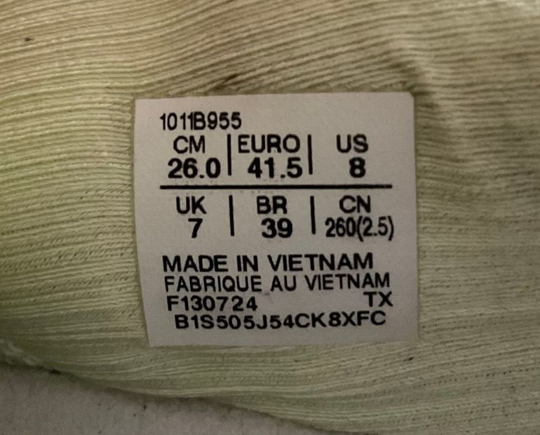 Used Asics Novablast 4 Paris Vert Jaune 2025 bike — image 3 of 4