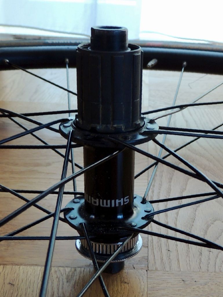 Used Shimano WH-RS171 700c Disc Wheelset bike — image 13 of 14