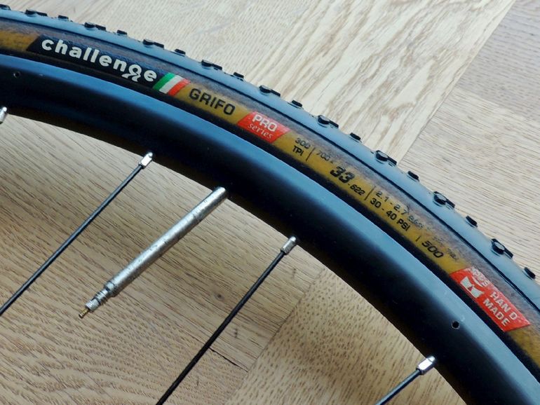 Used Shimano WH-RS171 700c Disc Wheelset bike — image 10 of 14