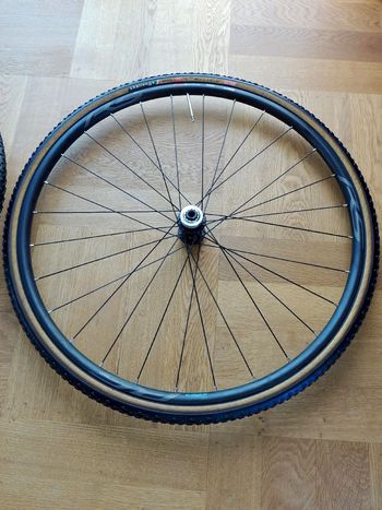 Used Shimano WH-RS171 700c Disc Wheelset bike — image 2 of 14