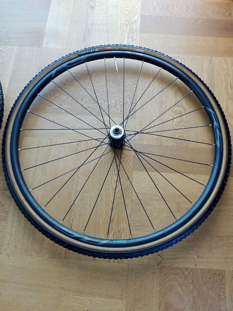 Used Shimano WH-RS171 700c Disc Wheelset bike — image 2 of 14