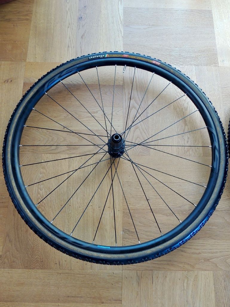 Used Shimano WH-RS171 700c Disc Wheelset bike — image 11 of 14