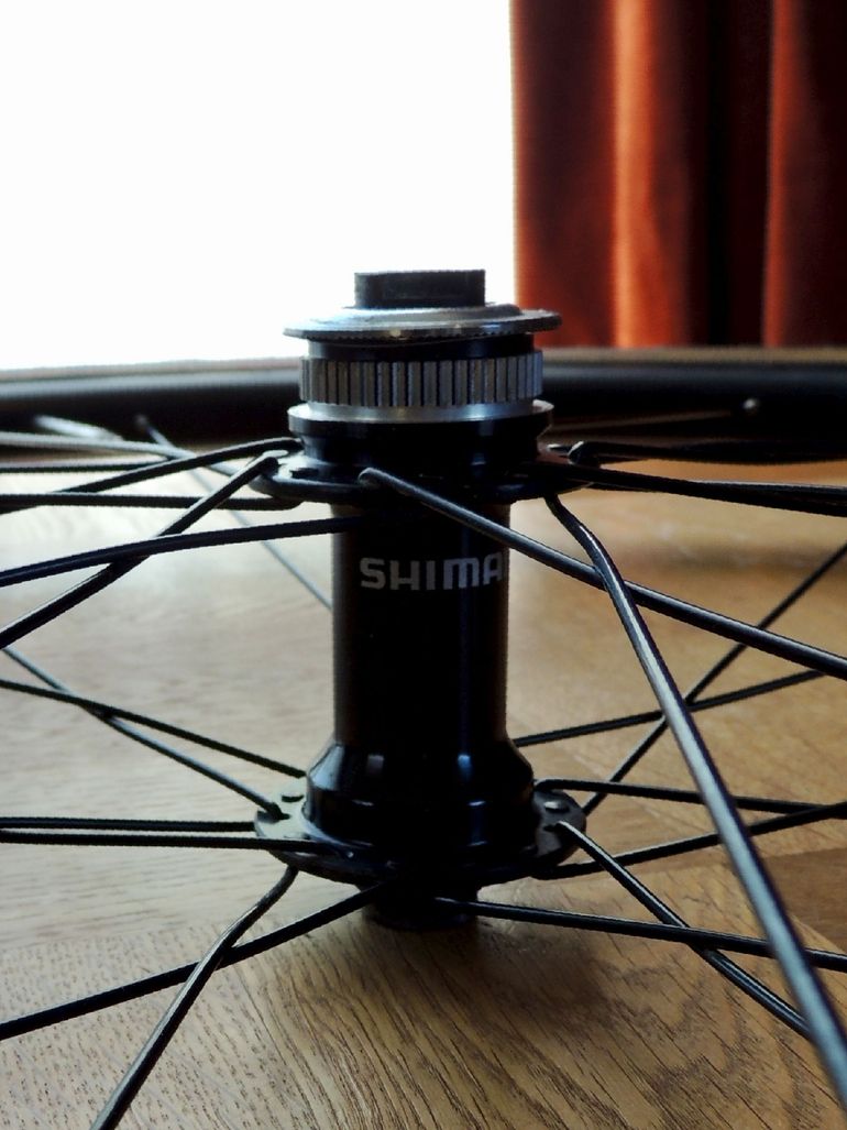 Used Shimano WH-RS171 700c Disc Wheelset bike — image 7 of 14