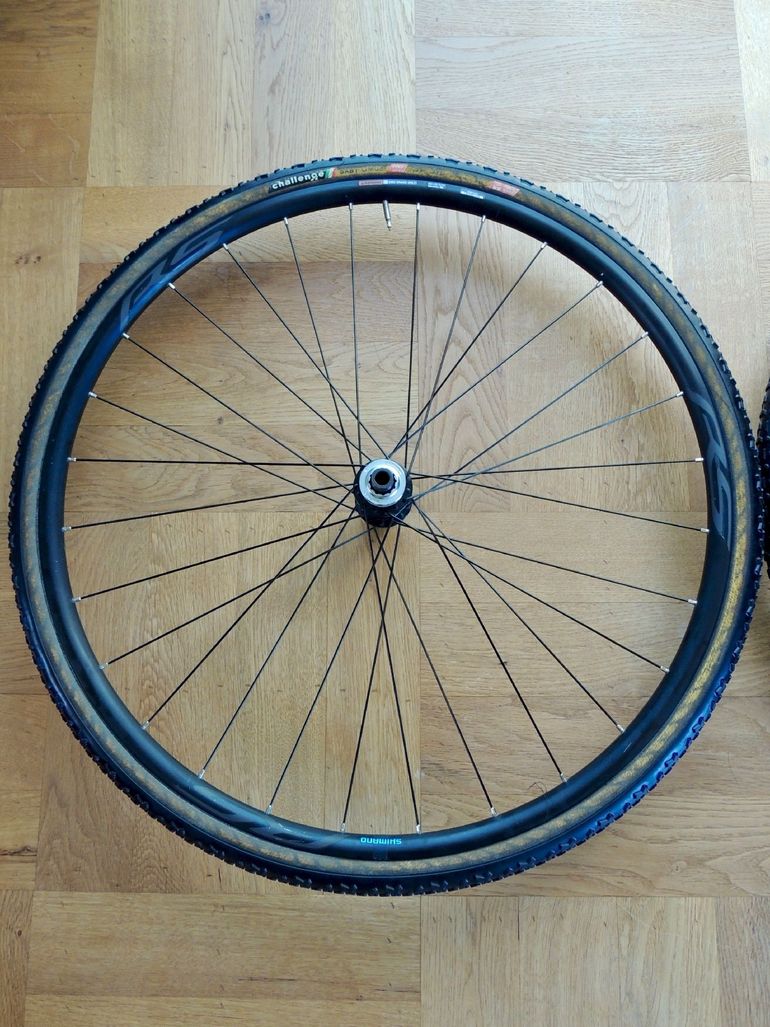 Used Shimano WH-RS171 700c Disc Wheelset bike — image 4 of 14