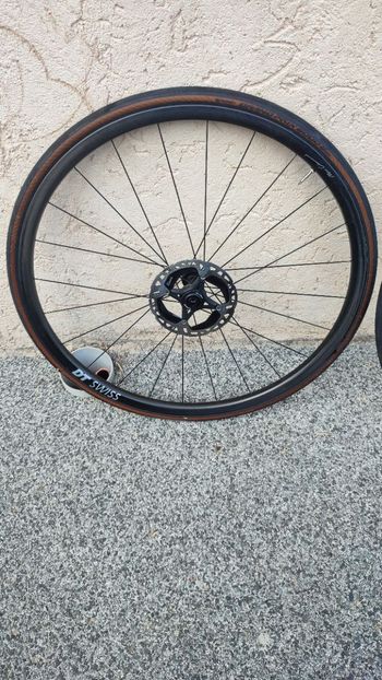 Used Dt Swiss Mont chasseral 25mm 2024 bike — image 2 of 4