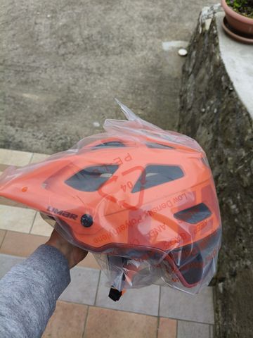 Used Limar Delta Matt bright red bike — image 2 of 5