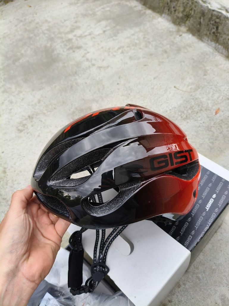 Used Gist casco Helmet primo bike — image 4 of 6