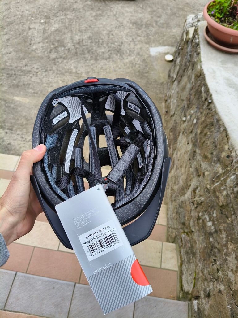 Used Dotout Casco Helmet bike — image 3 of 4