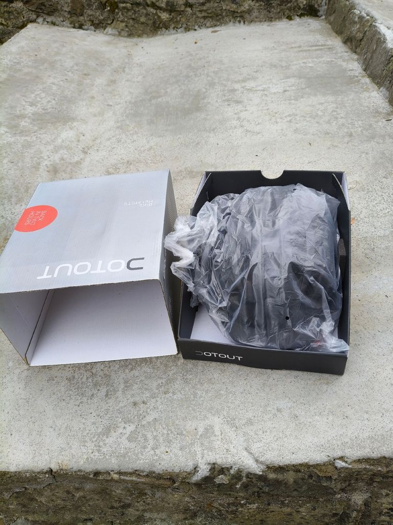 Used Dotout Casco Helmet bike — image 2 of 4