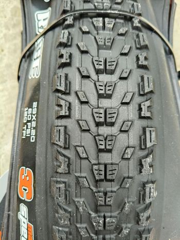 Used Maxxis ardent race 29 X 2,20 bike — image 3 of 4