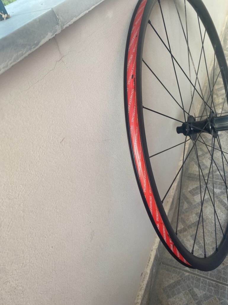 Used Dt Swiss R 470 Wheelset 2025 bike — image 3 of 9