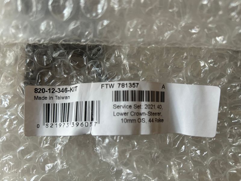 Used Fox 40 Lower Crown-Steerer + Upper Crown 44 mm Offset bike — image 2 of 4