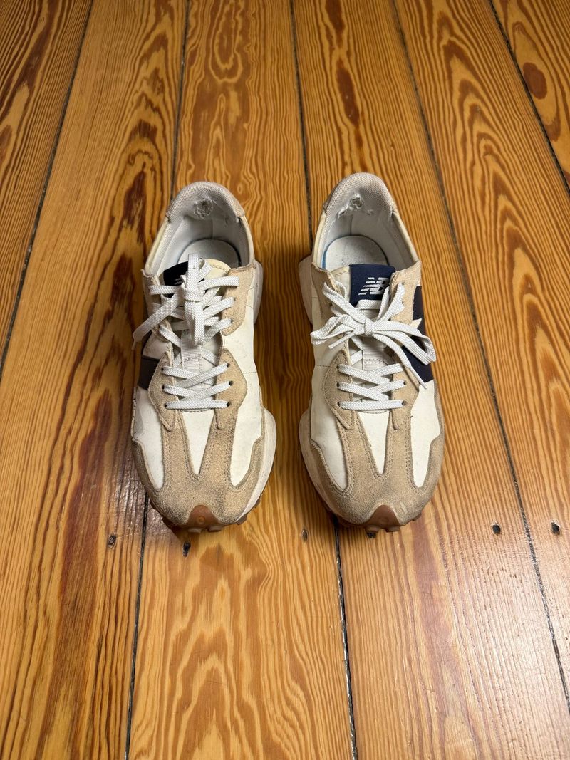 Tweedehands New Balance 327 Navy/Cream - EU41 Running Shoes