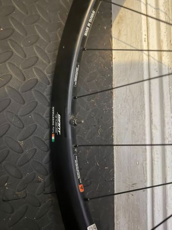 Used Giant SLR 2 42 Disc WheelSystem 2025 bike — image 3 of 7