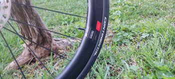 Brugt Dt Swiss ERC 1100 DICUT 45 Wheelset 2025 bike — billede 4 af 11
