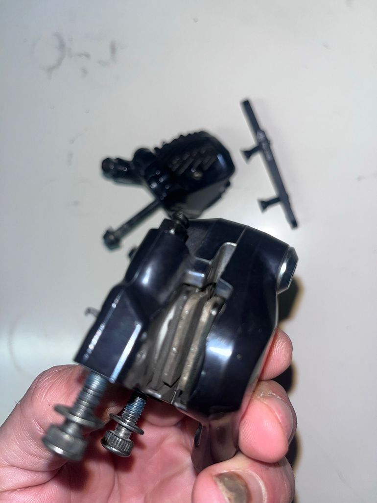 Used Shimano Ultegra R8000 Hydraulic Disc Brakes 2022 bike — image 4 of 5