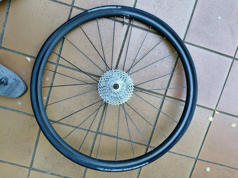 Used Dt Swiss 1400 oxic dicut 2024 bike — image 14 of 16