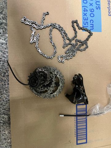 Shimano Deragliatore Posteriore e Pacco Pignoni 105 2018 Drivetrain & Pedals usato