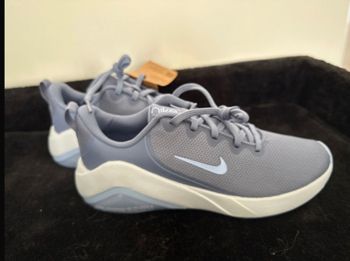 Used Nike W AIR ZOOM BELLA 7 bike